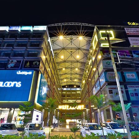 Fabhotel Parkland A Ахмедабад Экстерьер фото