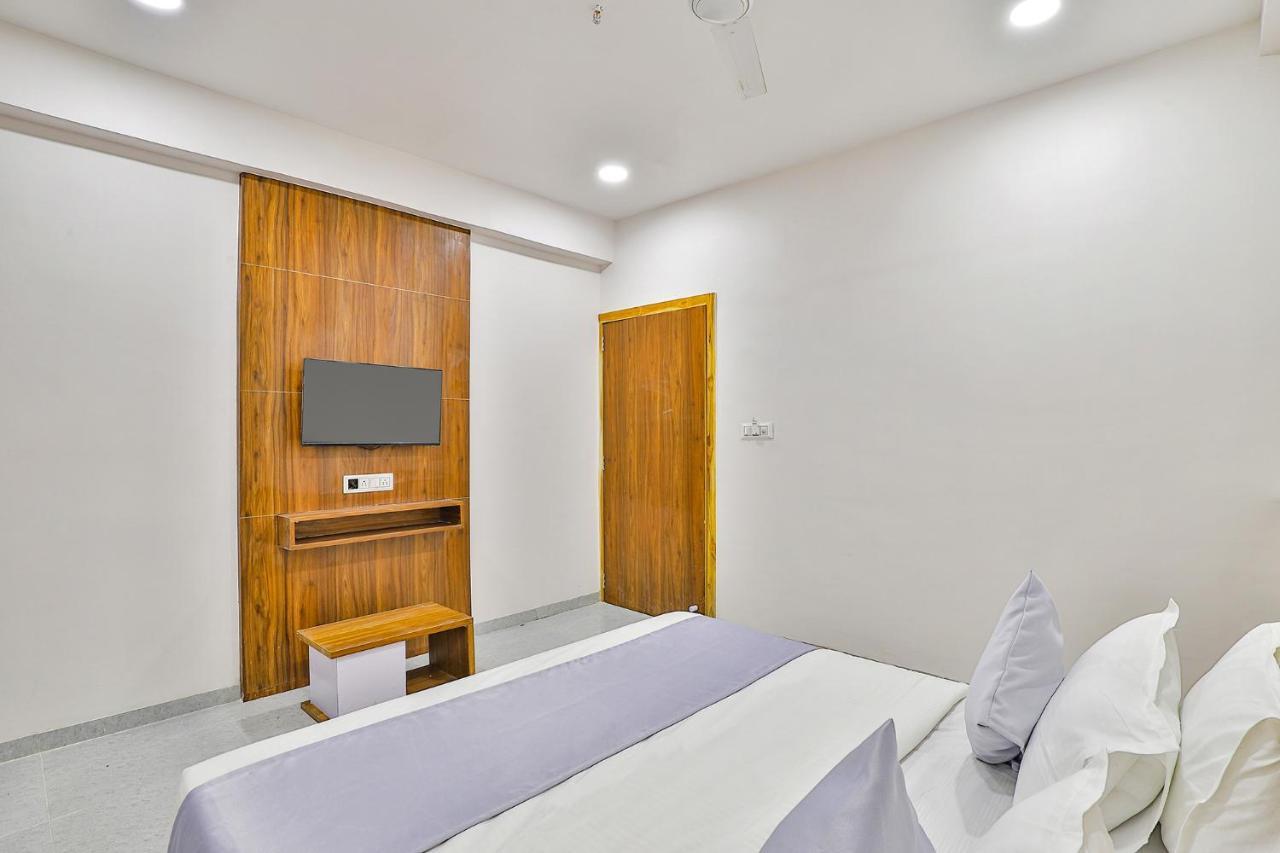 Fabhotel Parkland A Ахмедабад Экстерьер фото