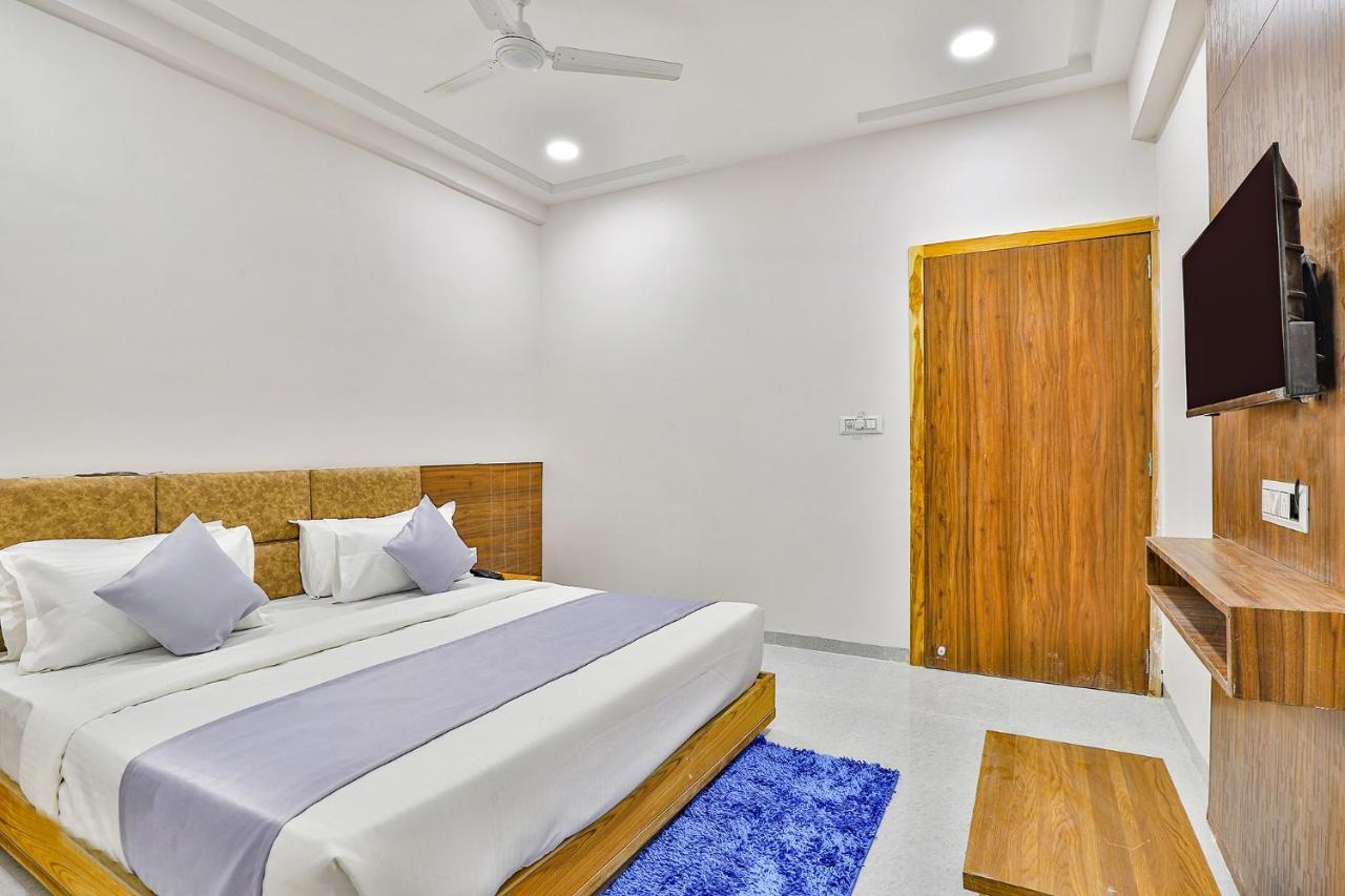 Fabhotel Parkland A Ахмедабад Экстерьер фото