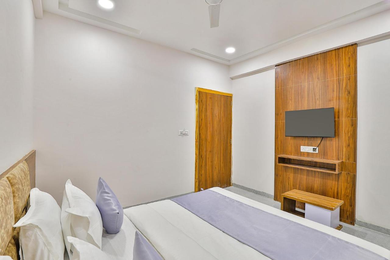 Fabhotel Parkland A Ахмедабад Экстерьер фото